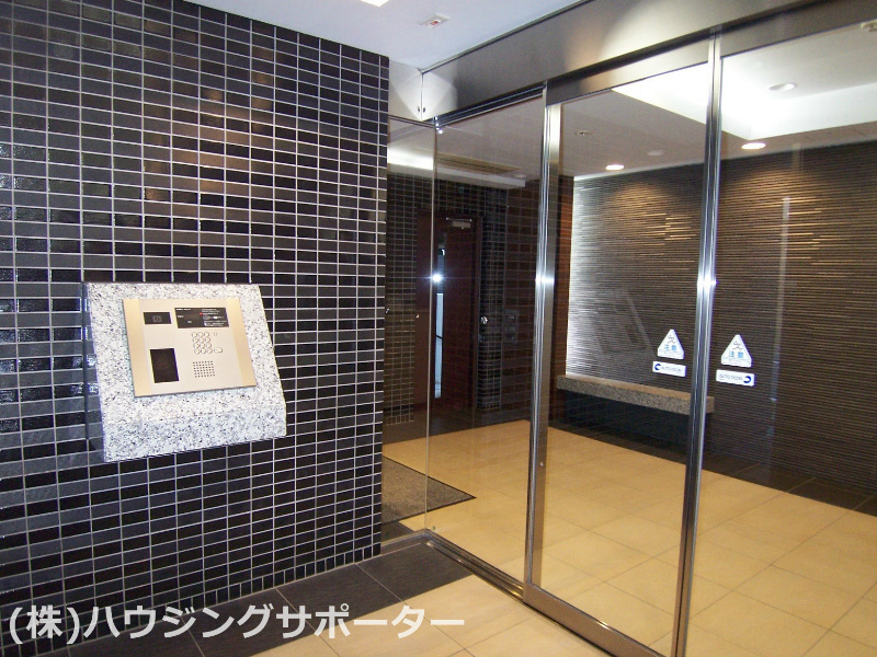 外観画像：もちろんオートロックです