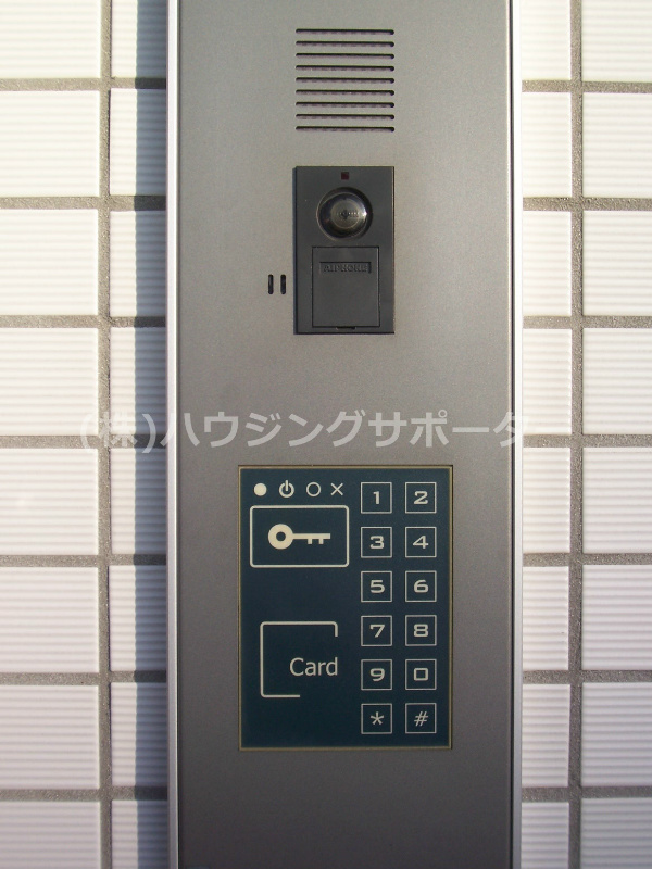 その他：何と、玄関はカードキーです。ホテルの様ですね。