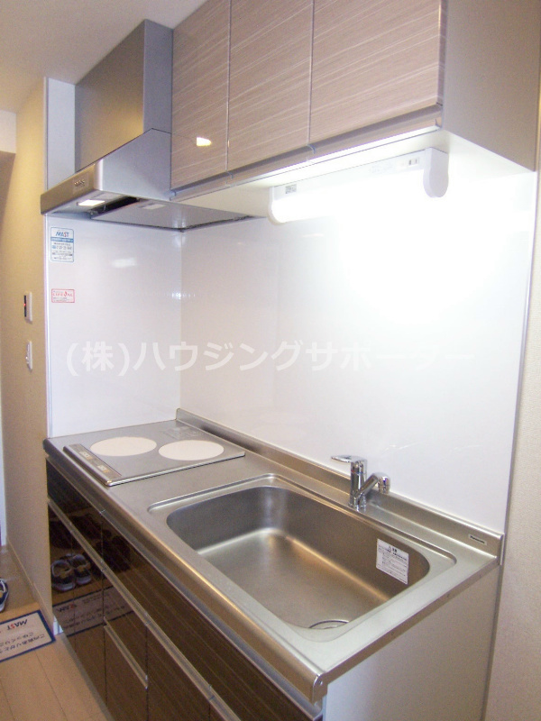 その他：シンクな印象のキッチンですね。収納も多いです