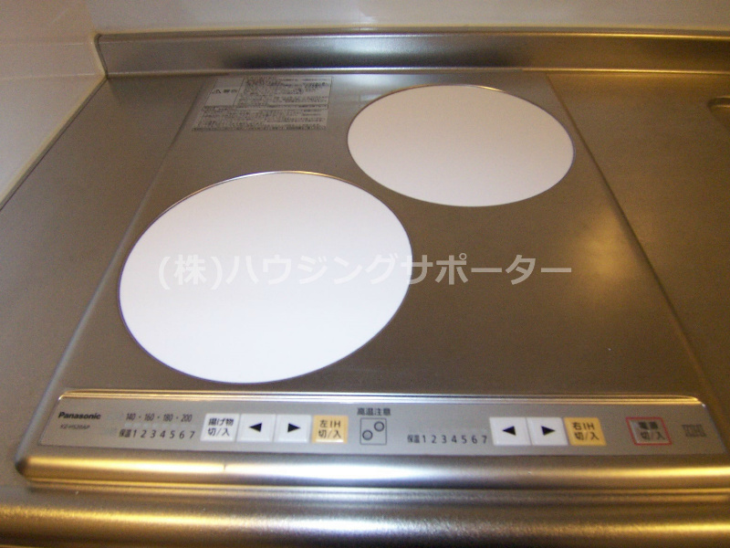 キッチン：ＩＨコンロでお掃除も楽々です！