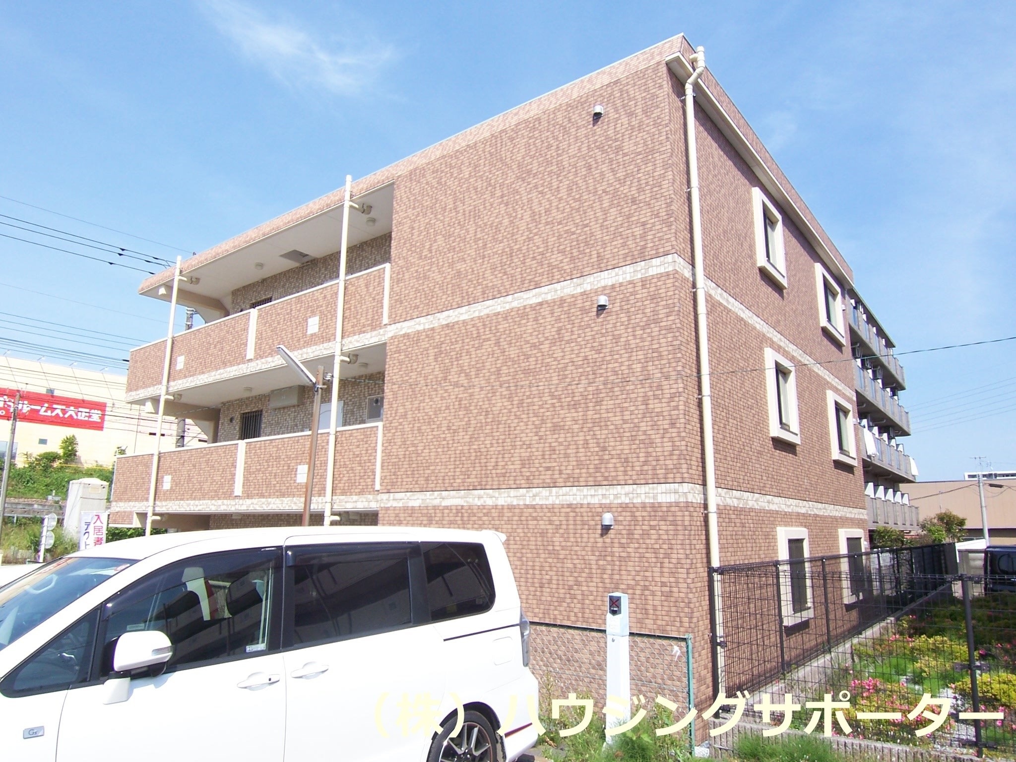 外観画像：南西方向より