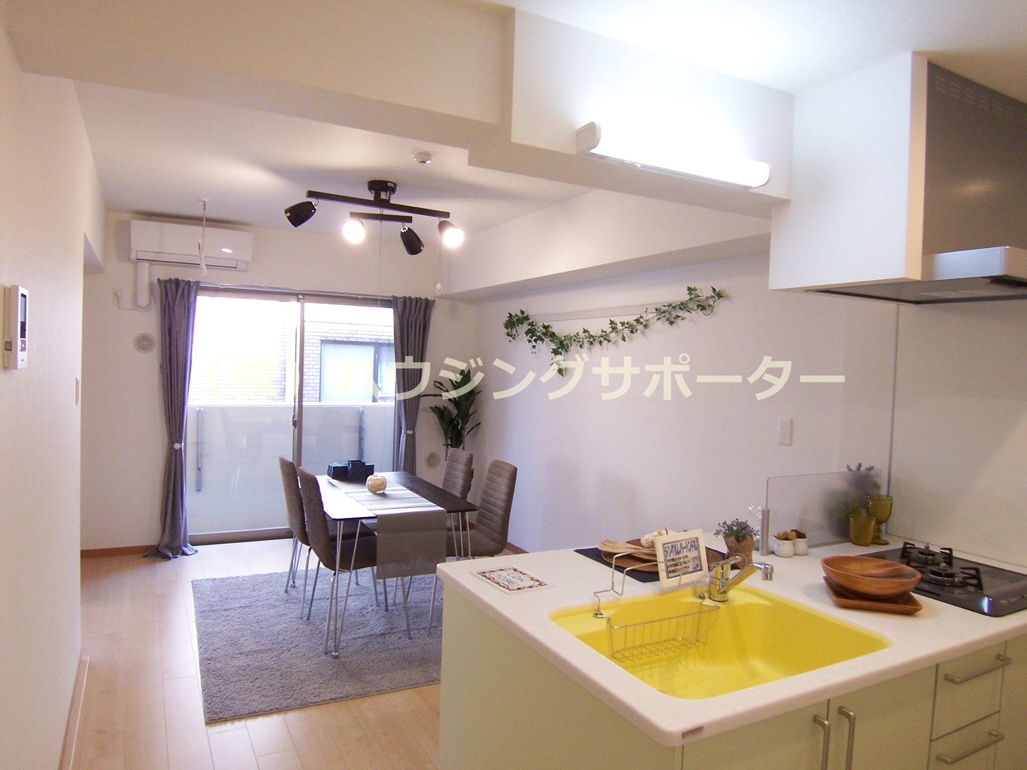 その他：※室内写真は201号室モデルルームで備品は付属品ではございません