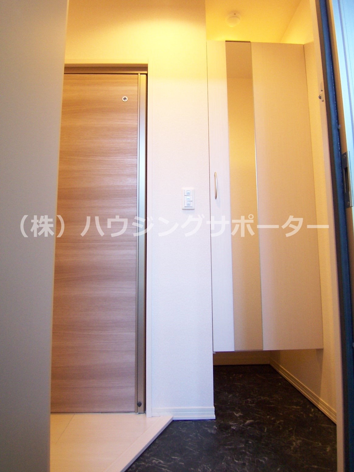 玄関：ＨＰ以外ご覧の方はその他の室内写真はホームページに多数掲載中です(^^)/