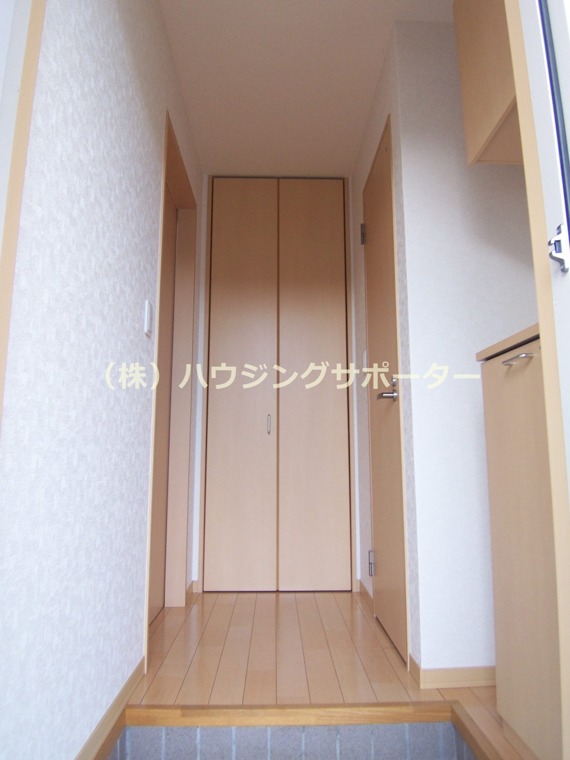 玄関：玄関ホールです