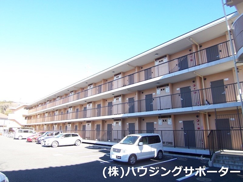 外観画像：学生限定マンションです