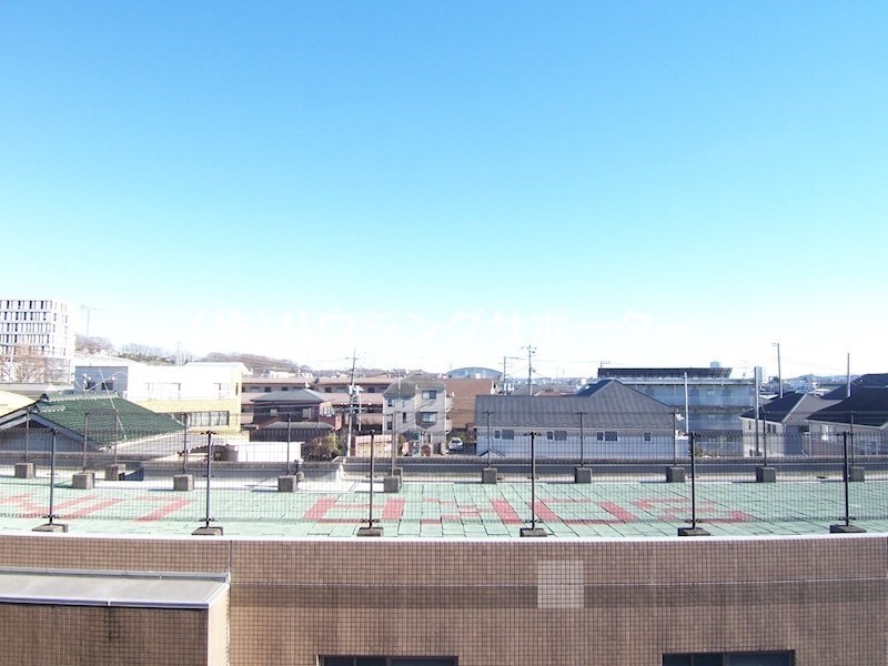 眺望：３階の眺望です。１階２階は前面（学生寮）が正面にあります