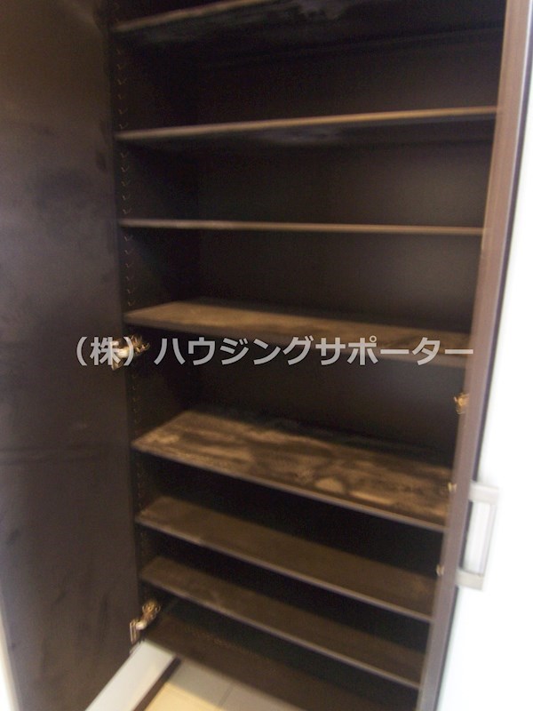 収納：シューズボックス開けたところ