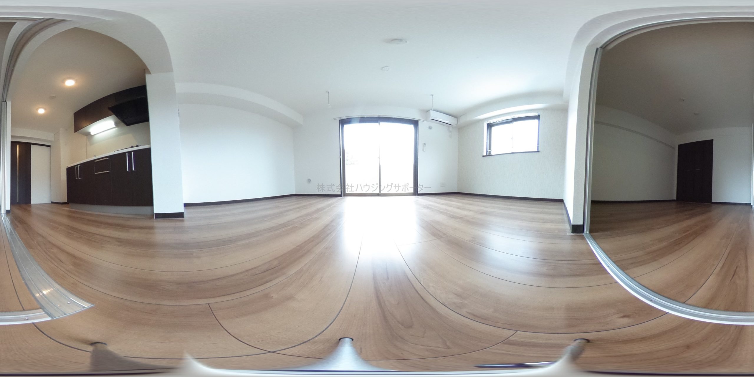 リビング：303号室の写真です