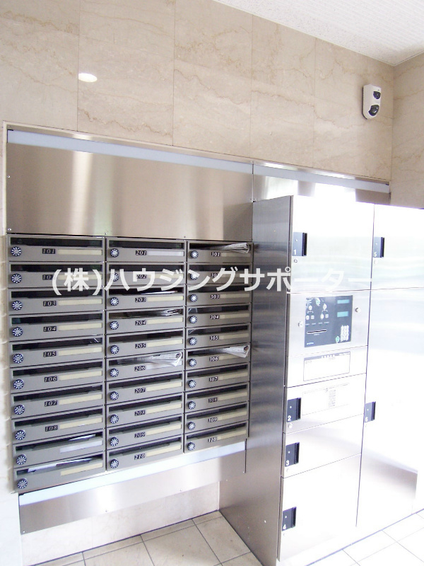 外観画像：宅配ボックスも便利ですね
