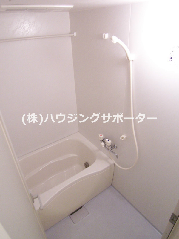 風呂画像：追い焚き、浴室乾燥備わっています。嬉しいですね