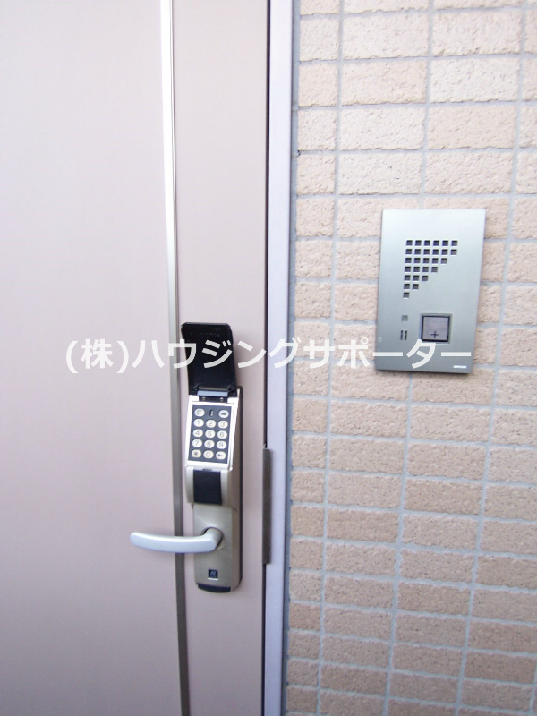 セキュリティ：玄関電子ロックです