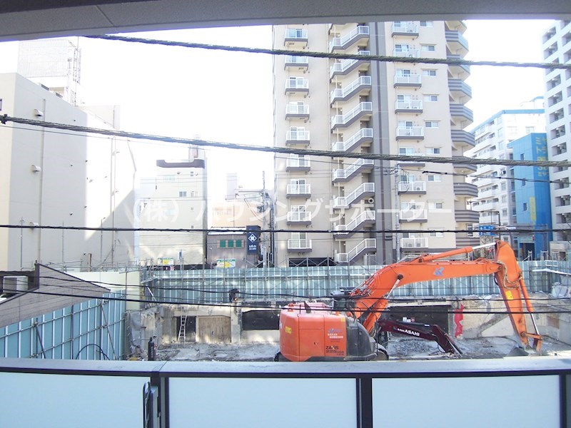 眺望：南側、建物建築中です（撮影時解体中）