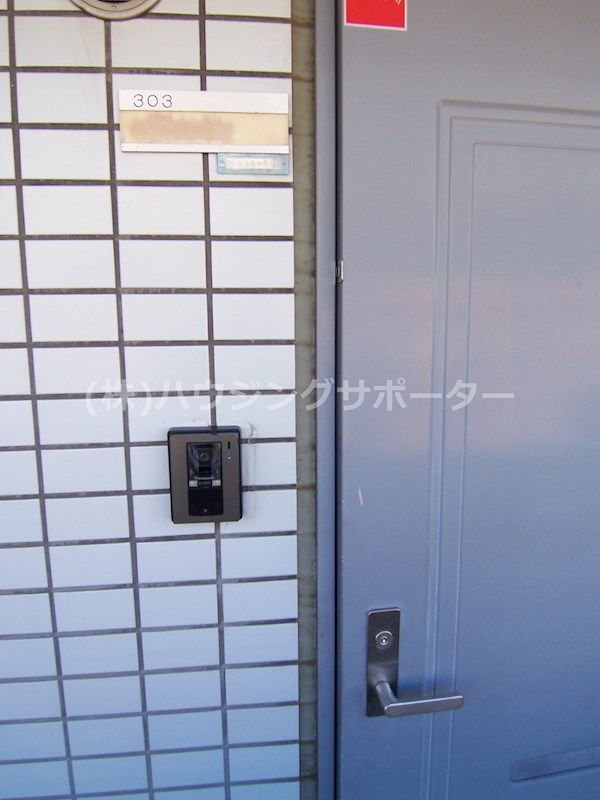玄関：モニターホンです