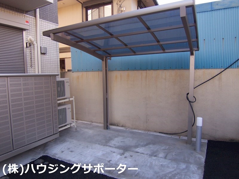 外観画像：駐輪スペースは億です
