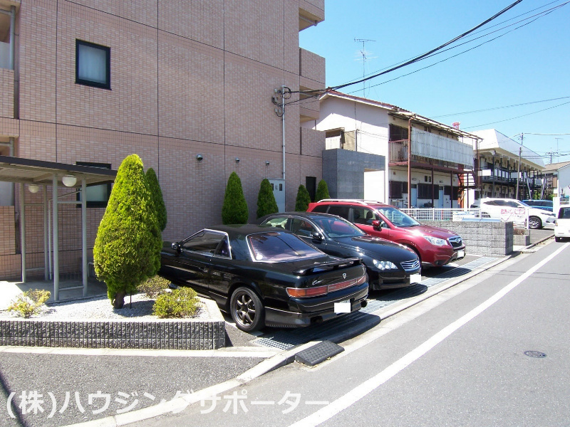 外観画像：駐車場は北側です