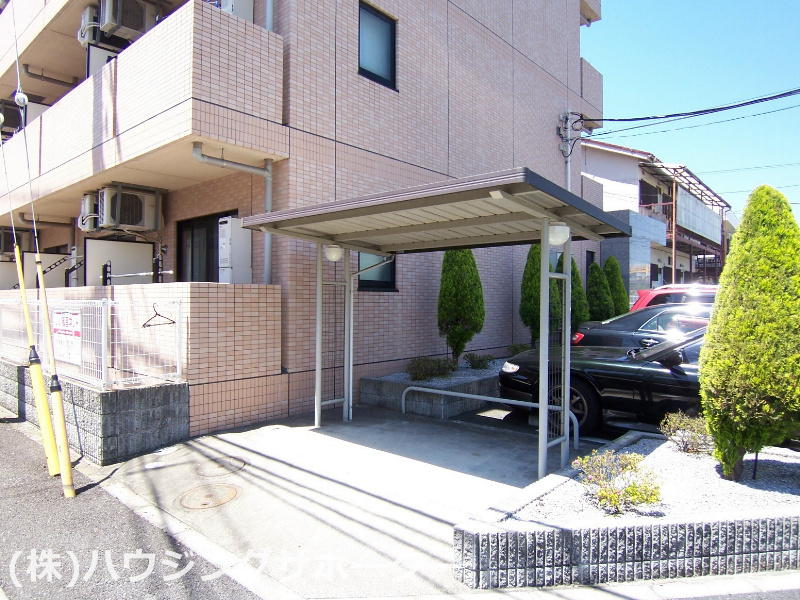 外観画像：屋根付き駐輪場