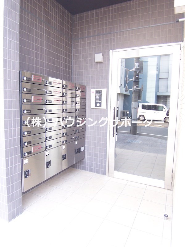 外観画像：オートロックに宅配ボックス