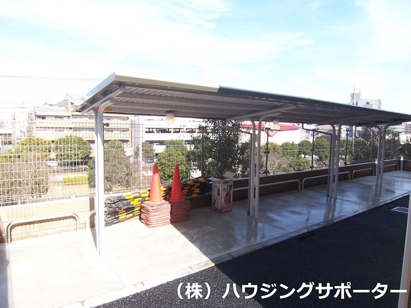 外観画像：自転車置き場は北側にあります