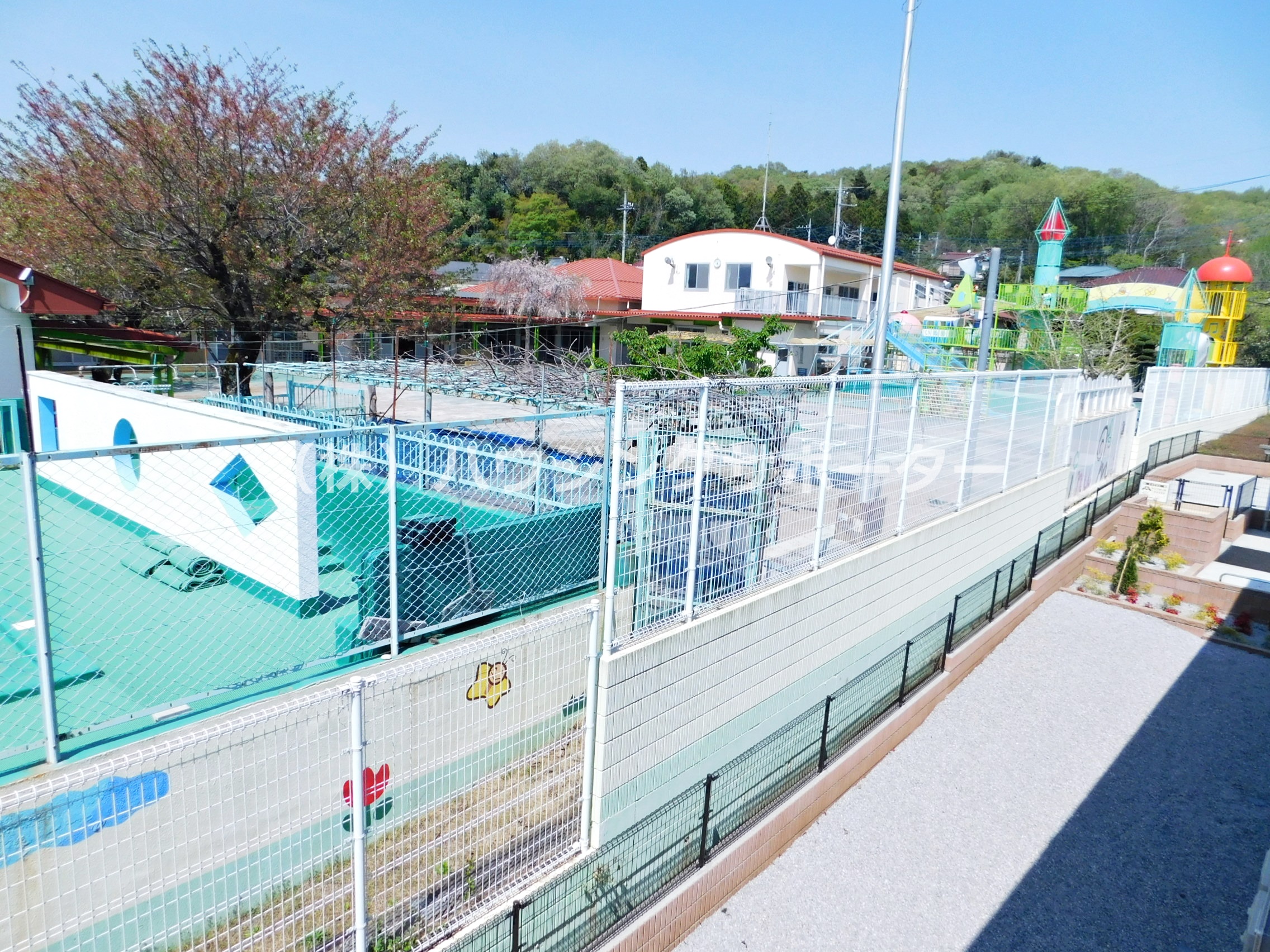 幼稚園：犬目幼稚園　256m