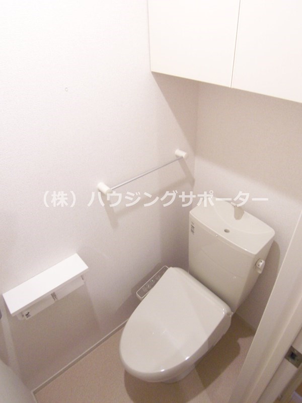 トイレ：温水洗浄暖房便座です