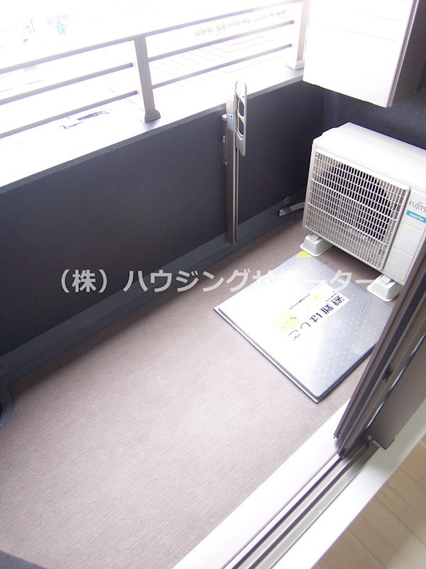 ベランダ：バルコニーも割と奥行あります