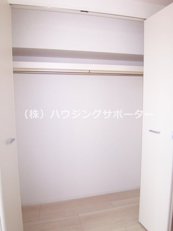 収納：リビングとキッチンの間にある収納です