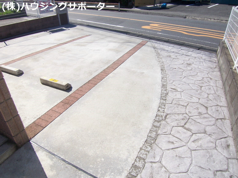 外観画像：駐車場です