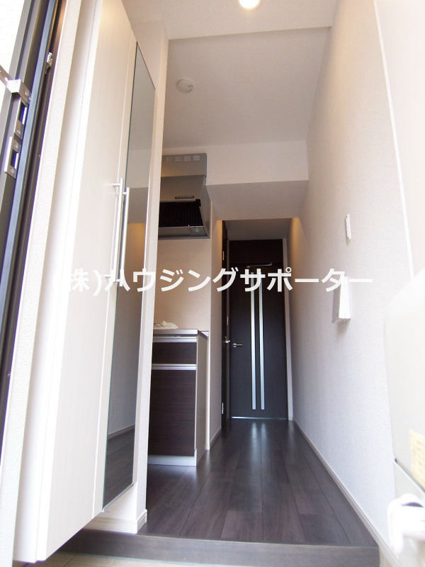 玄関：玄関入ると左側ががキッチンです！