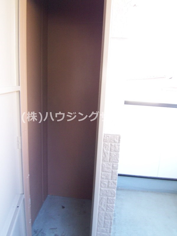 その他設備：玄関外にはトランクルームがあります！