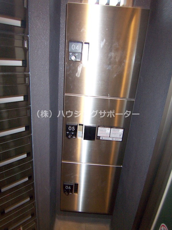 外観画像：宅配ボックスあります