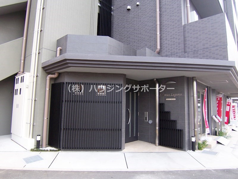 外観画像：エントランス部分