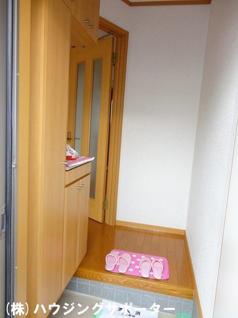 玄関：101号室のお部屋です。