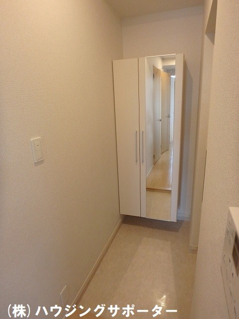 玄関：106号室のお部屋です。