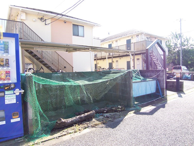 外観画像：敷地内ゴミ捨て場です