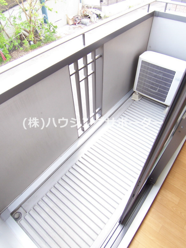 ベランダ：日当たりの良いバルコニーです