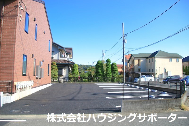 外観画像：外部駐車場（敷地内ですが別契約）