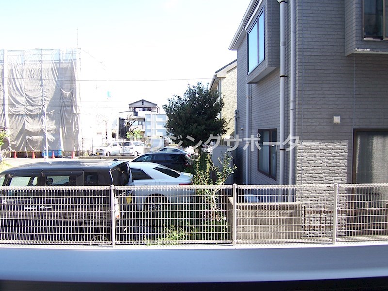 眺望：103号室からの眺望です。一つ南の4号室は前面に建物があります。