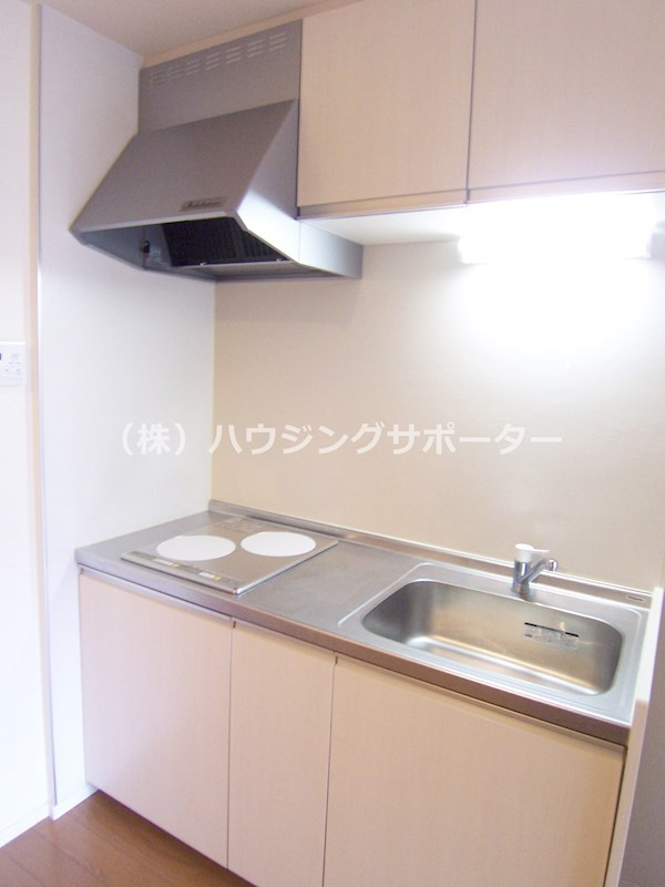 キッチン：２口コンロ、広さもご覧頂きたいです