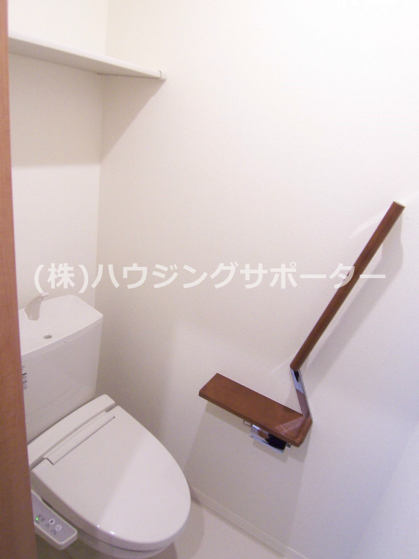トイレ：トイレはもちろん温水洗浄便座です