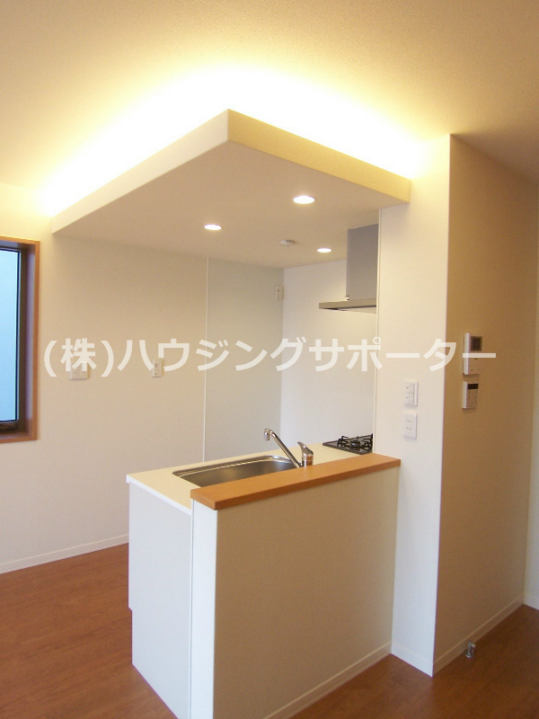キッチン：人気のカウンターキッチンです