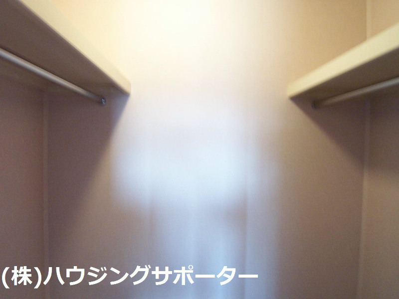 収納：ウォークインクローゼットの棚の部分です