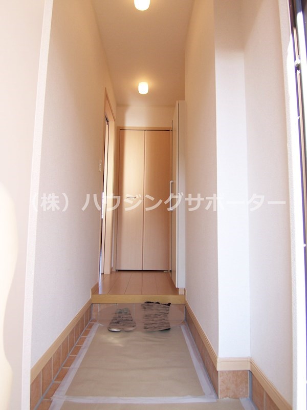 玄関：玄関正面にクローゼットがあります！