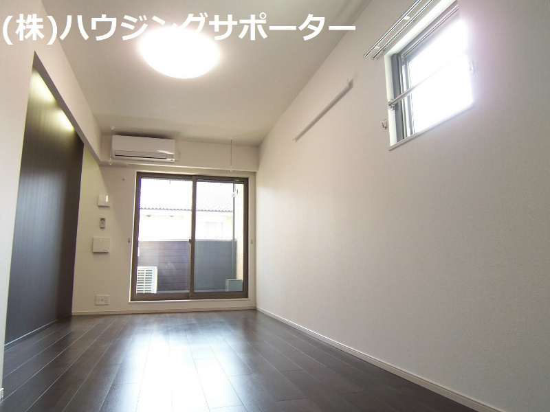 リビング：室内は落ち着いた印象です！