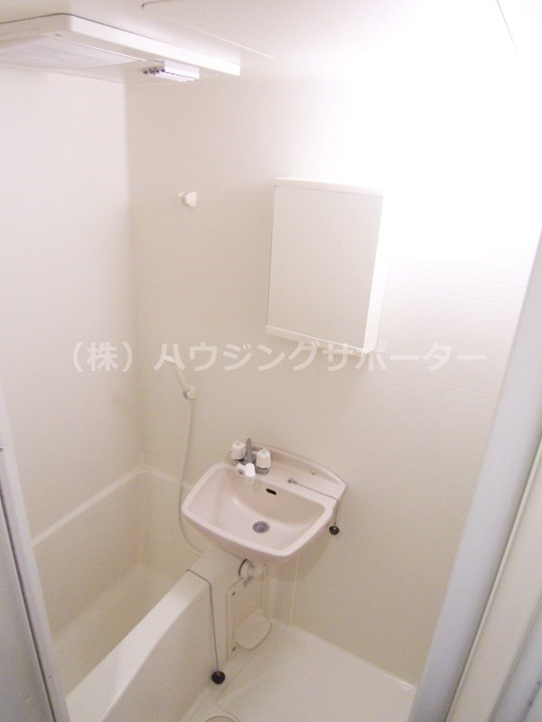 風呂画像：お風呂は洗面台が一緒になっているタイプです