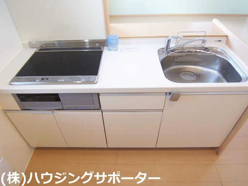 キッチン：新婚さんには十分な大きさではないでしょうか？