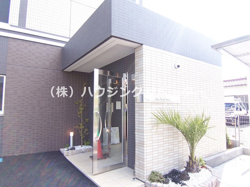 外観画像：エントランスは北側です
