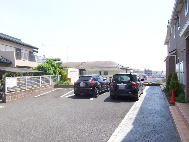 外観画像：駐車場の空き状況は随時ご確認ください