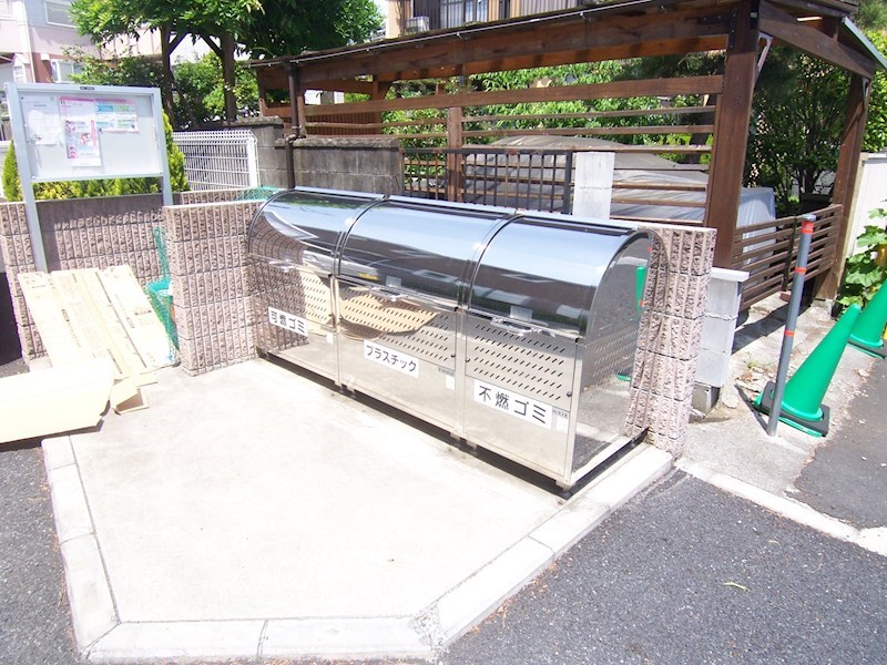 外観画像：敷地内ゴミ捨て場です