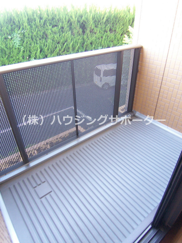 ベランダ：２階のバルコニーです（南向き）