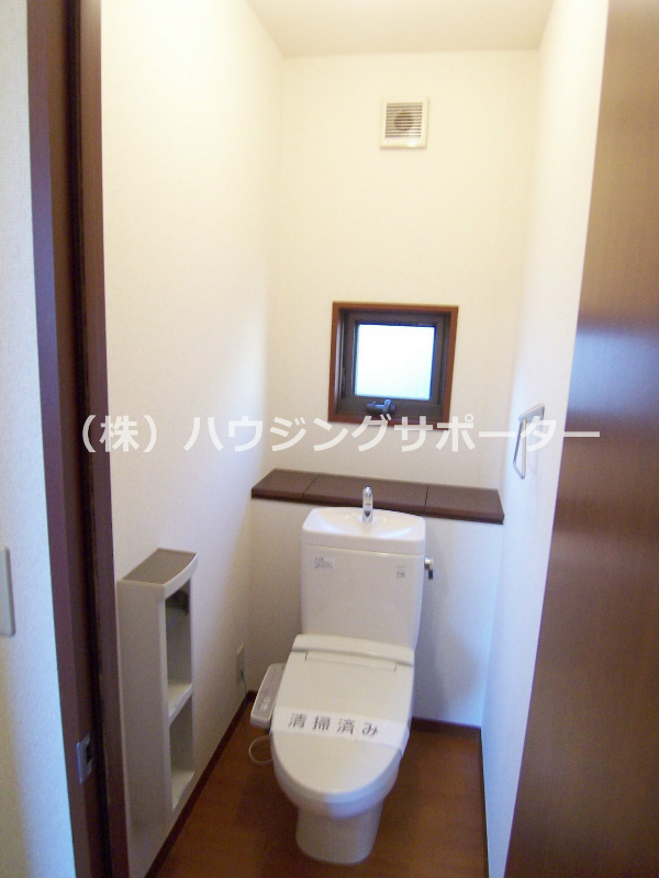 トイレ：嬉しい温水洗浄便座です